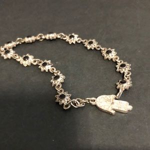 Bracelet with black flowers